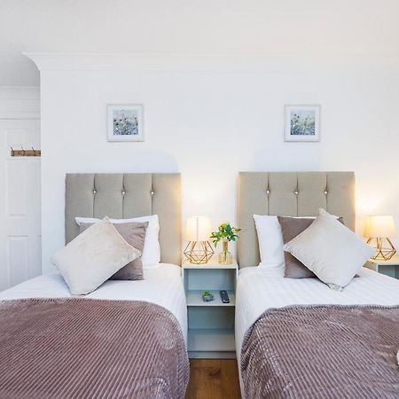 Lovely 2 Bd Hse With Parking Near Excel Londres Exterior foto