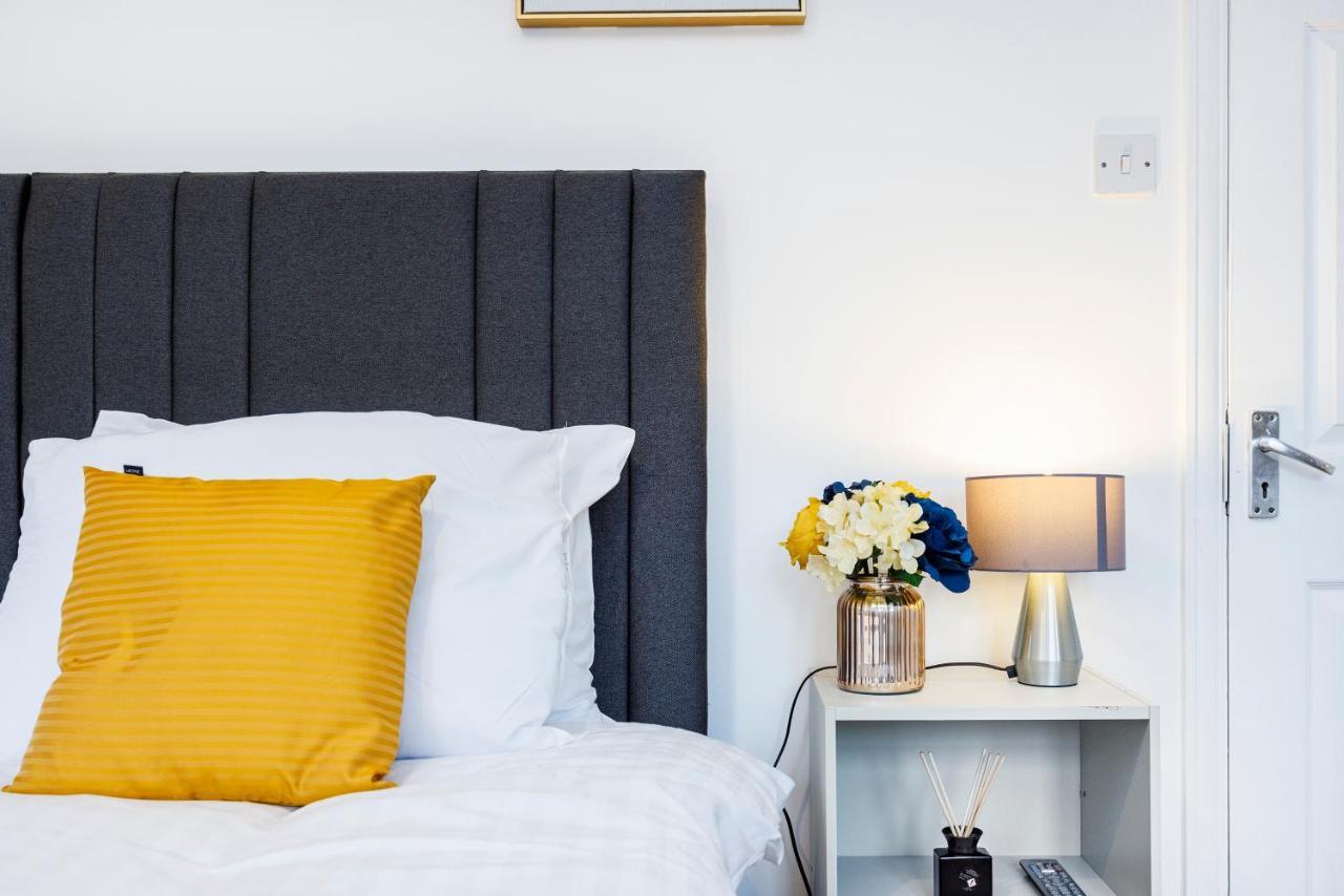 Lovely 2 Bd Hse With Parking Near Excel Londres Exterior foto